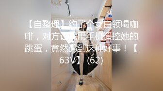 YC商场抄底喜欢拍照绿裙子小女神 弯腰抬腿时印花内裤一览无余