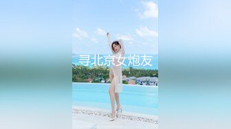 [HUNTA-889] 毎朝乗るエレベーターが乗ってる最中にまさかの故障で緊急停止！しかも男はボク1人！パニックになった住人の女性たちが…