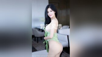 极品舞蹈系骚妹大秀一字马，身材一级棒，白虎美穴被手臂那么粗的大屌猛插，绝对精彩，，不要错过！