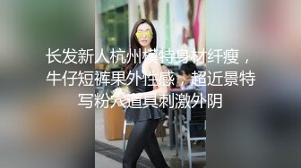 可爱00后小母狗♈反差小学妹 小屁股带上狐狸尾巴 可爱英伦校服私拍，带上小尾巴就是你的小母狗哦 (1)