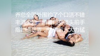 大波浪极品颜值蛇纹身小姐姐，乳晕很大白嫩奶子，搔首弄姿热舞扭动