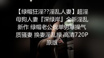 日本海滩木制更衣便所，游泳之余不忘记来尿尿 换成国人直接在大海里面解决