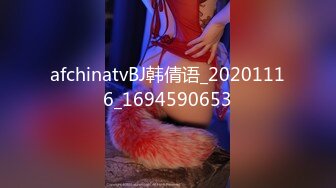 男扮女装潜入澡堂更衣室偷窥众多美女少妇