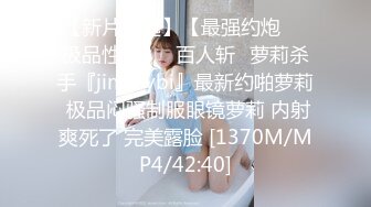 通话中被操终于勾搭上了老婆的闺蜜，她最喜欢打着电话被人从后面操！平时看她一本正经的样子 没想到床上这么风骚淫荡