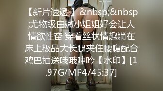 私房三月新流出厕拍精品全景高清广角厕拍 〔极品大号居多〕眼镜妹拉臭臭把内裤弄脏了仔细擦拭